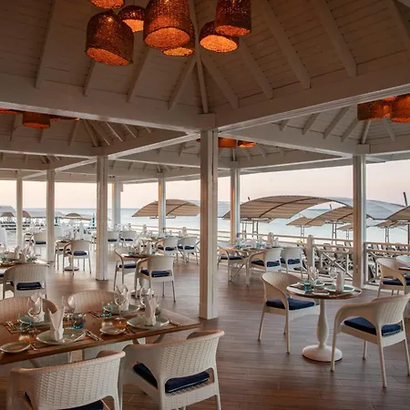 Üdülőközpont Papillon Belvil Village 5*