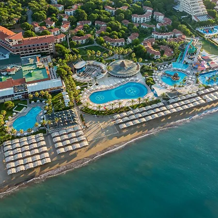 Üdülőközpont Papillon Belvil Village 5*